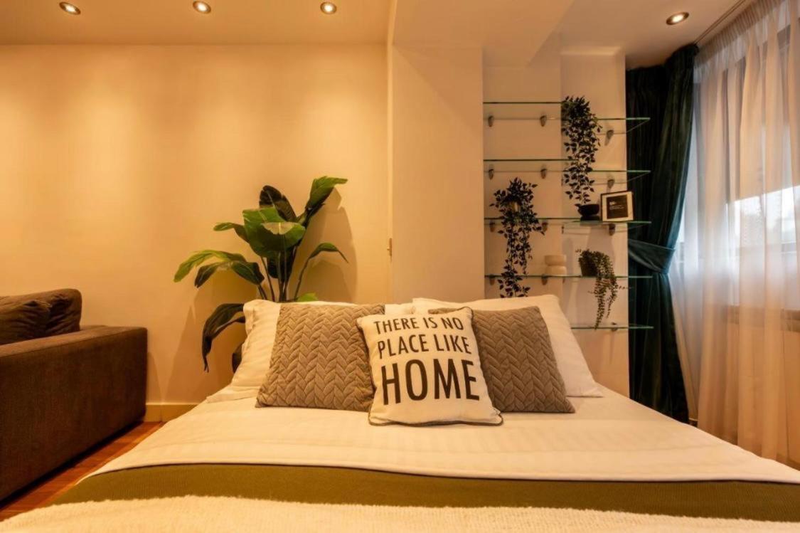 Downtown Oasis Unirii Apartment Boekarest Buitenkant foto